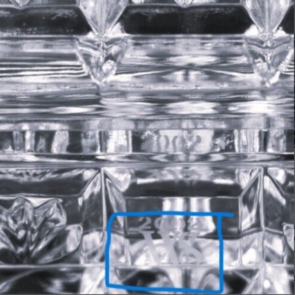 Waterford Society Crystal Square Trinket Box 2002 - Picture 6 of 7